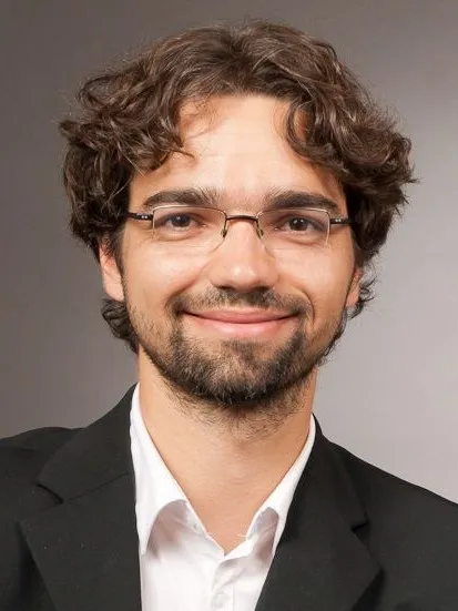 Burwitz-2013-7-bewerbg-foto_7231837_cut__1_